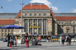 Blick zur Hauptbahnhof-Westhalle. Foto: Ralf Julke