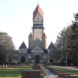 Achse des Südfriedhofs mit Kapelle.