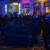 Dunkel gekleidete Personen in einem Demonstrationszug
