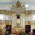Innenansicht einer Kirche mit Altar.