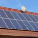 Immer mehr Häuser tragen inzwischen Solaranlagen. Foto: Sabine Eicker